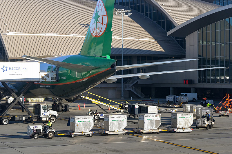 中国上海到荷兰超大件拆卸空运