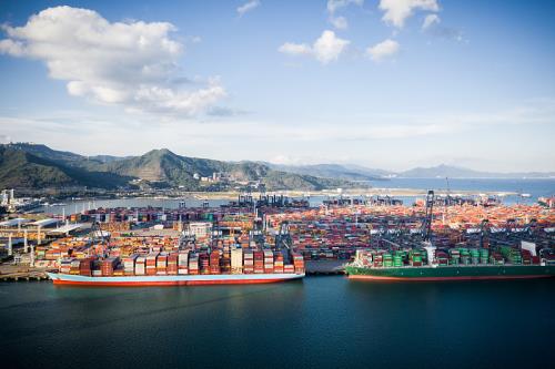 中国广东-东莞到英国整柜海运封闭型海运走廊