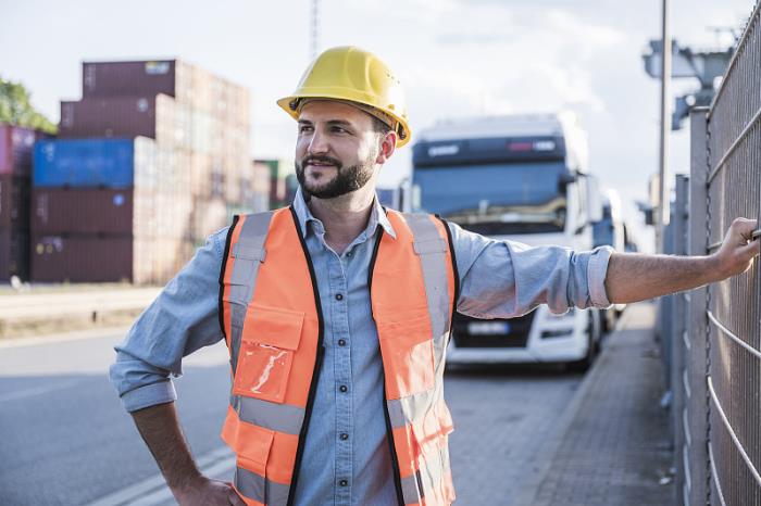 重庆灵昆物流有限责任公司