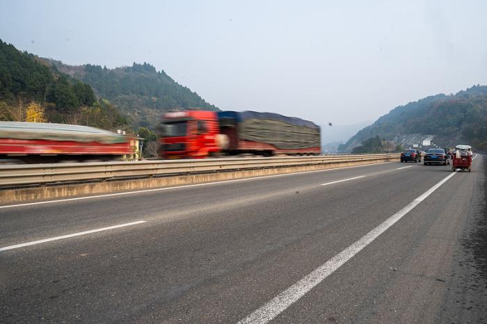 广东东华行物流有限公司 广东东华行物流有限公司