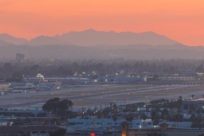 上海震瀚国际物流有限公司