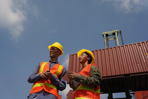 运费再次大涨!国家出手能否遏制物流乱象？卖家呼吁涨价...