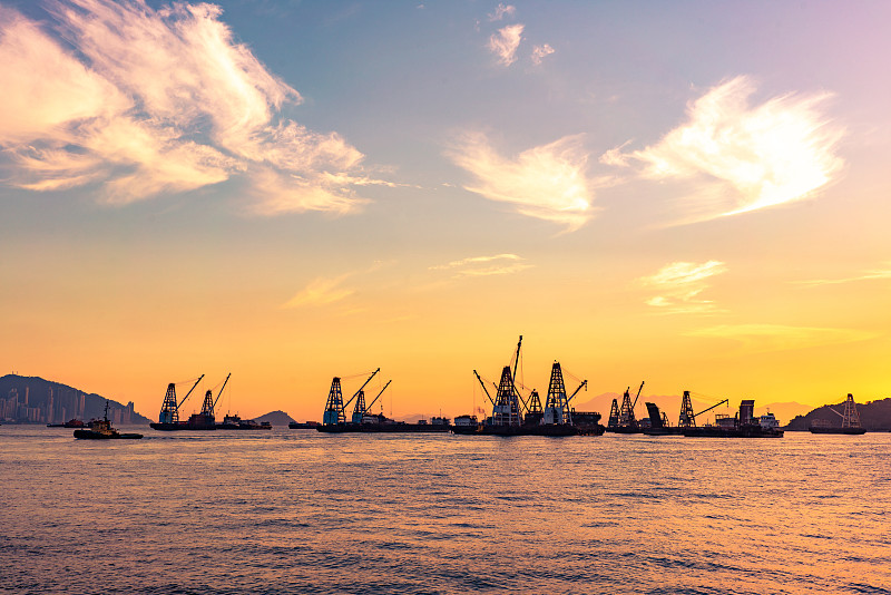 噩耗！美国航线大面积停航，12月海运费即将上涨