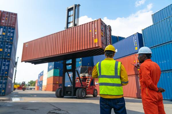 海运美国费用和空运差多少