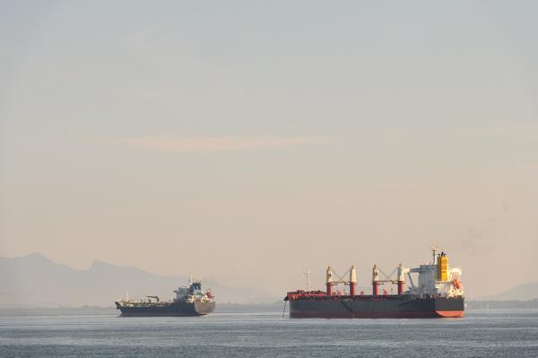 中美海运快船慢船区别