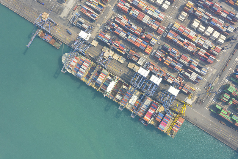 空运到美国费用一般怎么算的