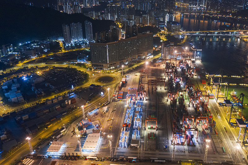 美国暴风雪来袭！航班大面积停飞空运价格暴涨、派送都将有所延误