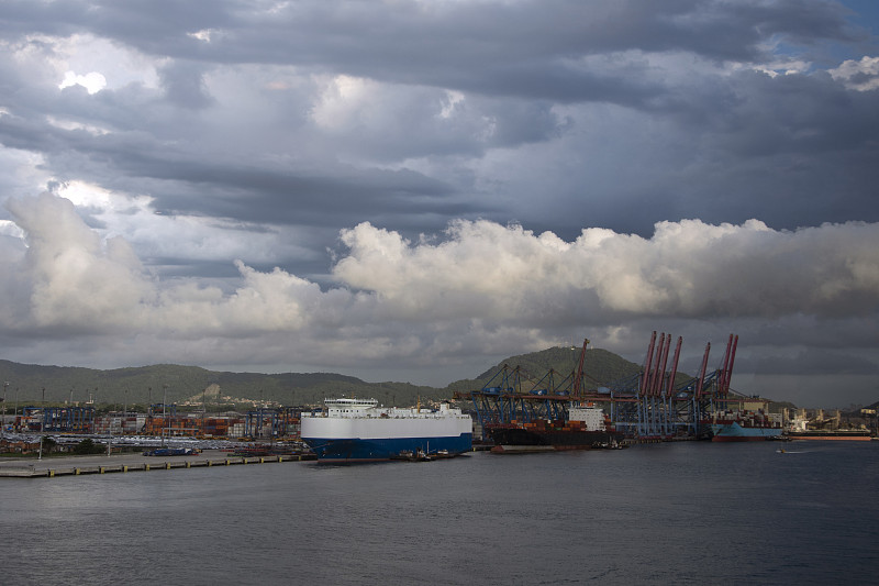 寄美国空运和UPS费用对比