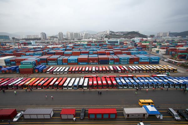 从中国寄包裹到美国走空运需要多少钱一公斤