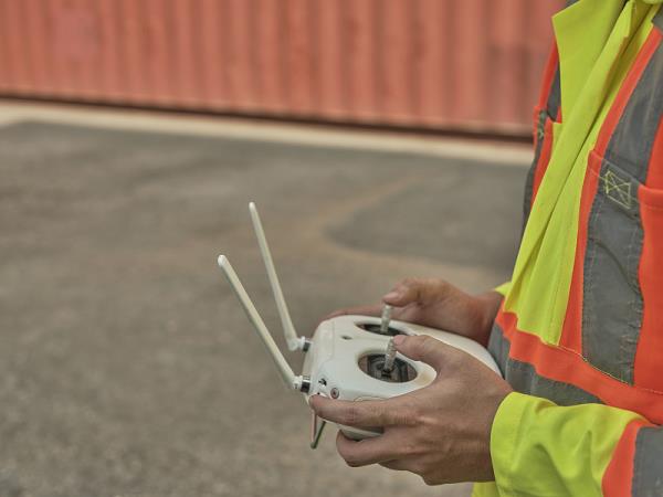 货物国际空运到美国时，清关的具体流程是怎样的？