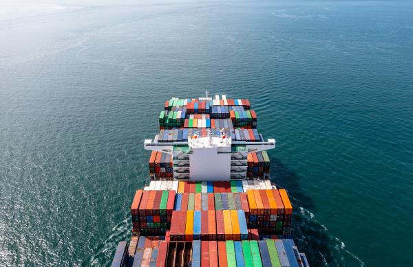 中国到美国海运，寄货物到美国 是海运划算还是空运划算？