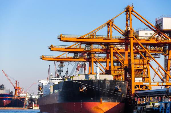 空运美国物流多少钱?